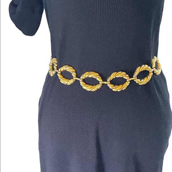 Accessories - Vintage Gold 1980's Woven Rope Metal Outlined Circle Adjustable Chain Belt